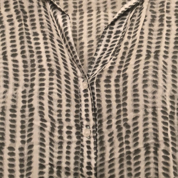 Green spring/summer leafy shirt WORN ONCE - Picture 4 of 4